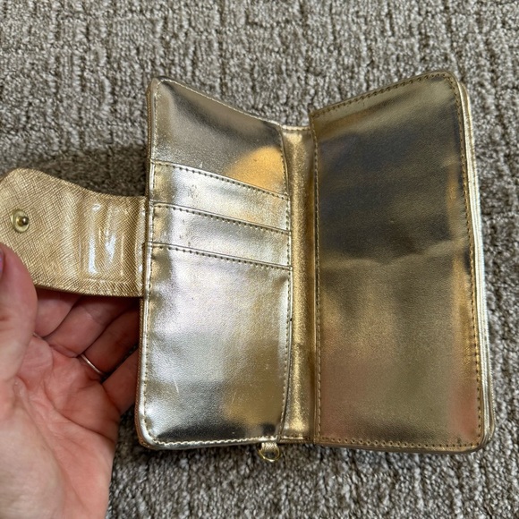 Betsey Johnson "Celly" Wallet Embossed logo gold - Picture 4 of 8